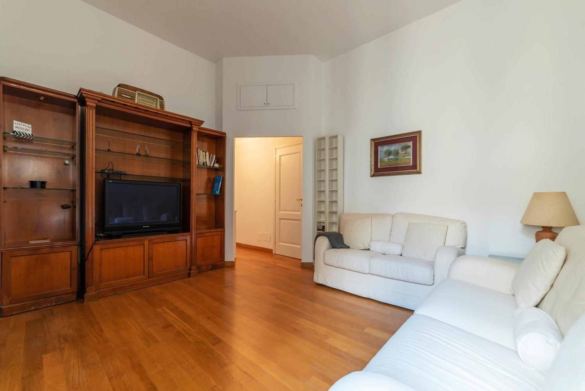 Apartment Accogliente E Colorato, A Pochi Passi Dal Colosseo - Fromhometorome Rome