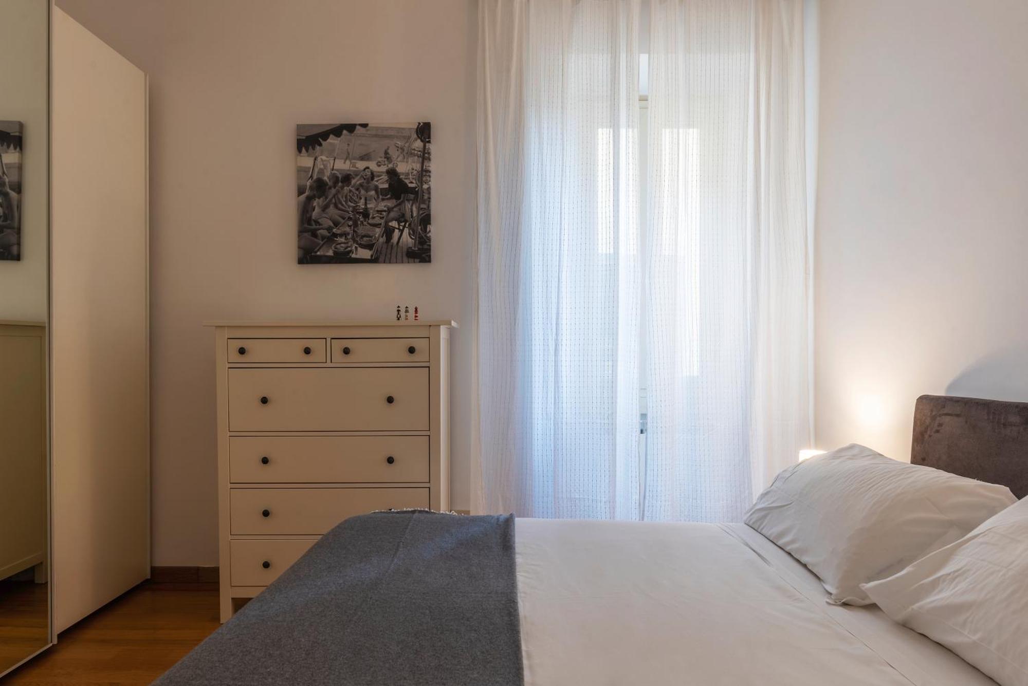 Accogliente E Colorato, A Pochi Passi Dal Colosseo - Fromhometorome Appartement Rome